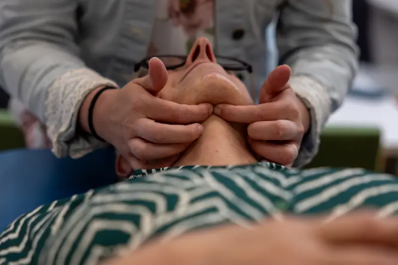 Specialisaties > Stemklachten 2 DIT Logopedie Eijsden